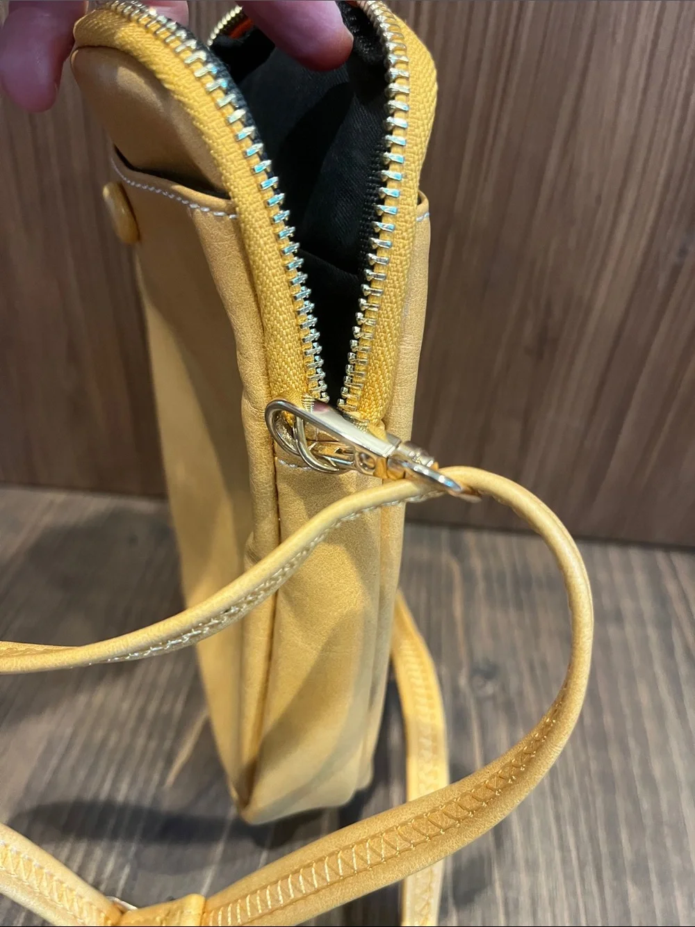 Aphison Cellphone Crossbody Bag